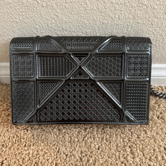 Christian Dior Metallic Patent Micro-Cannage Diorama Wallet on Chain Pouch, Gray - Picture 3 of 16